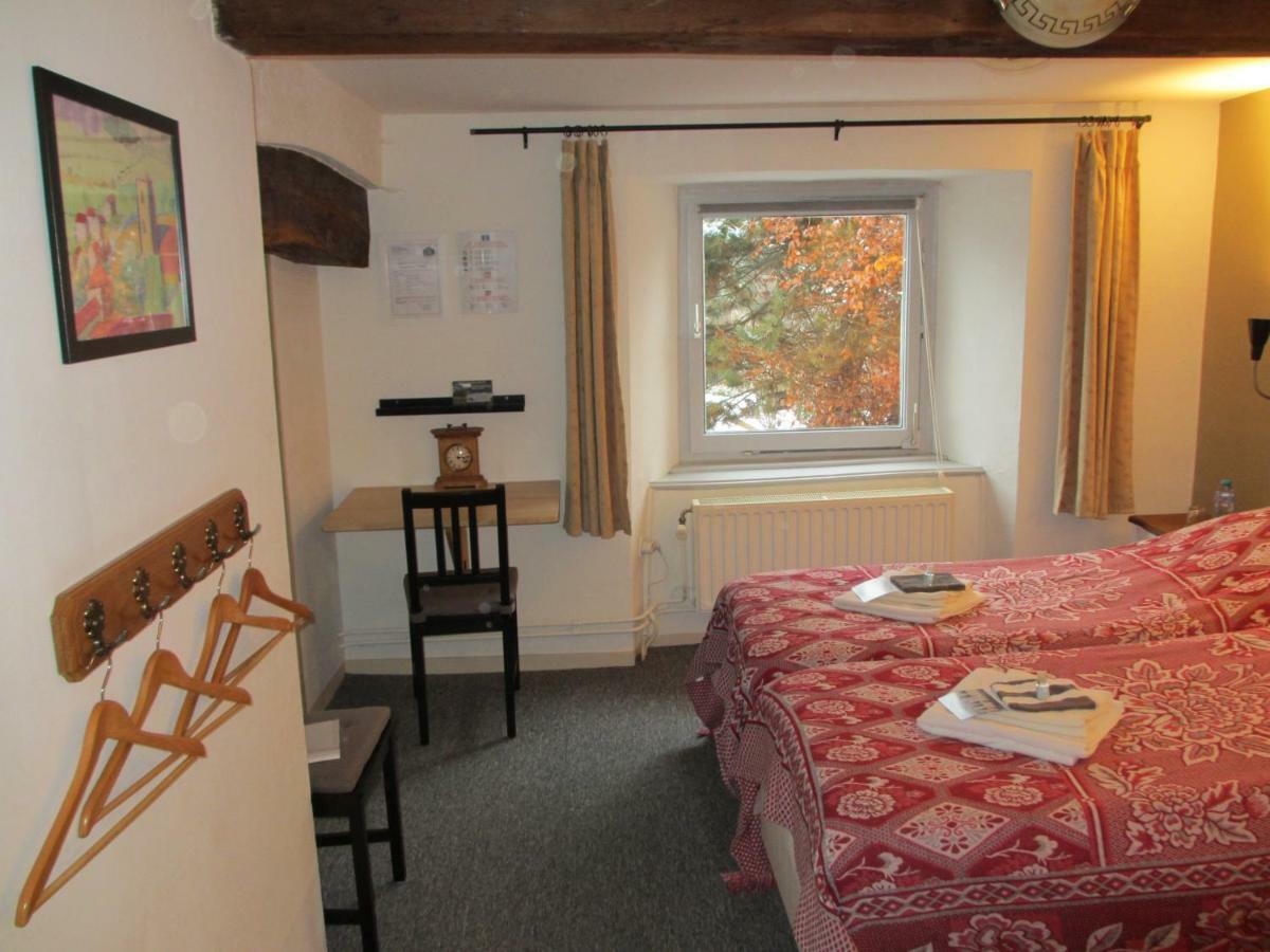La Fermette Blanche Bed & Breakfast Nadrin Екстериор снимка