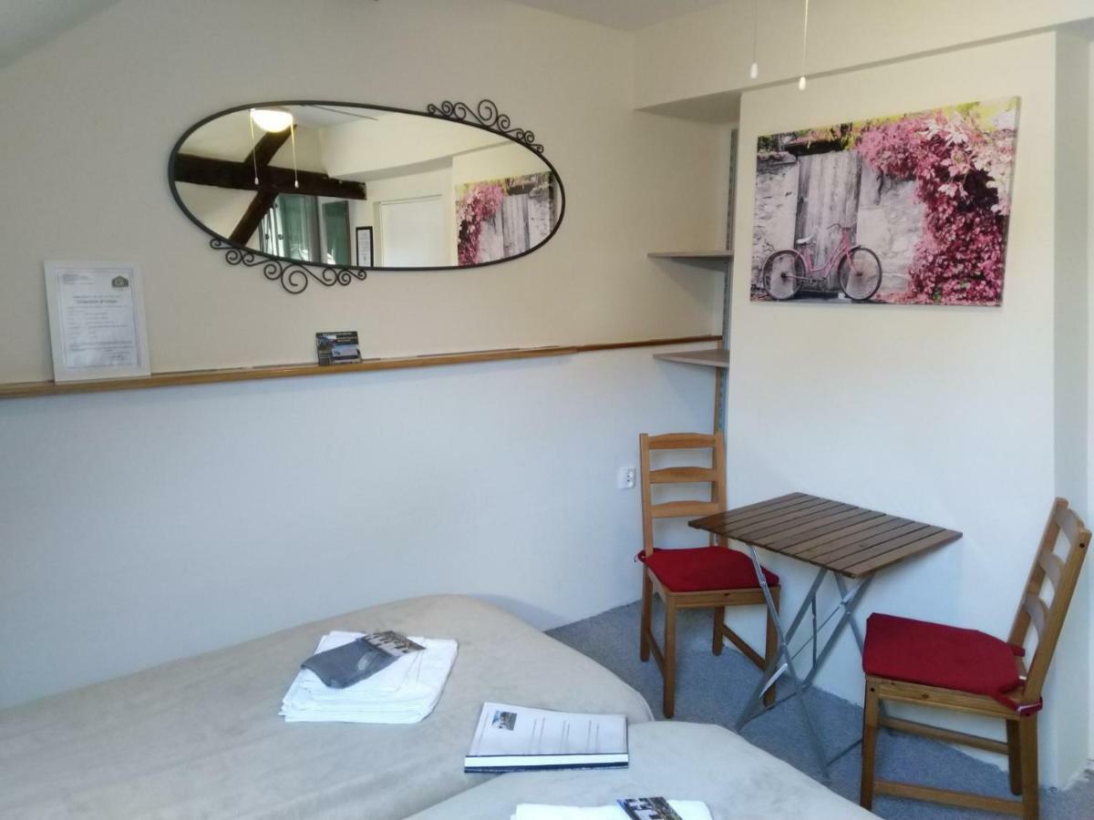 La Fermette Blanche Bed & Breakfast Nadrin Екстериор снимка